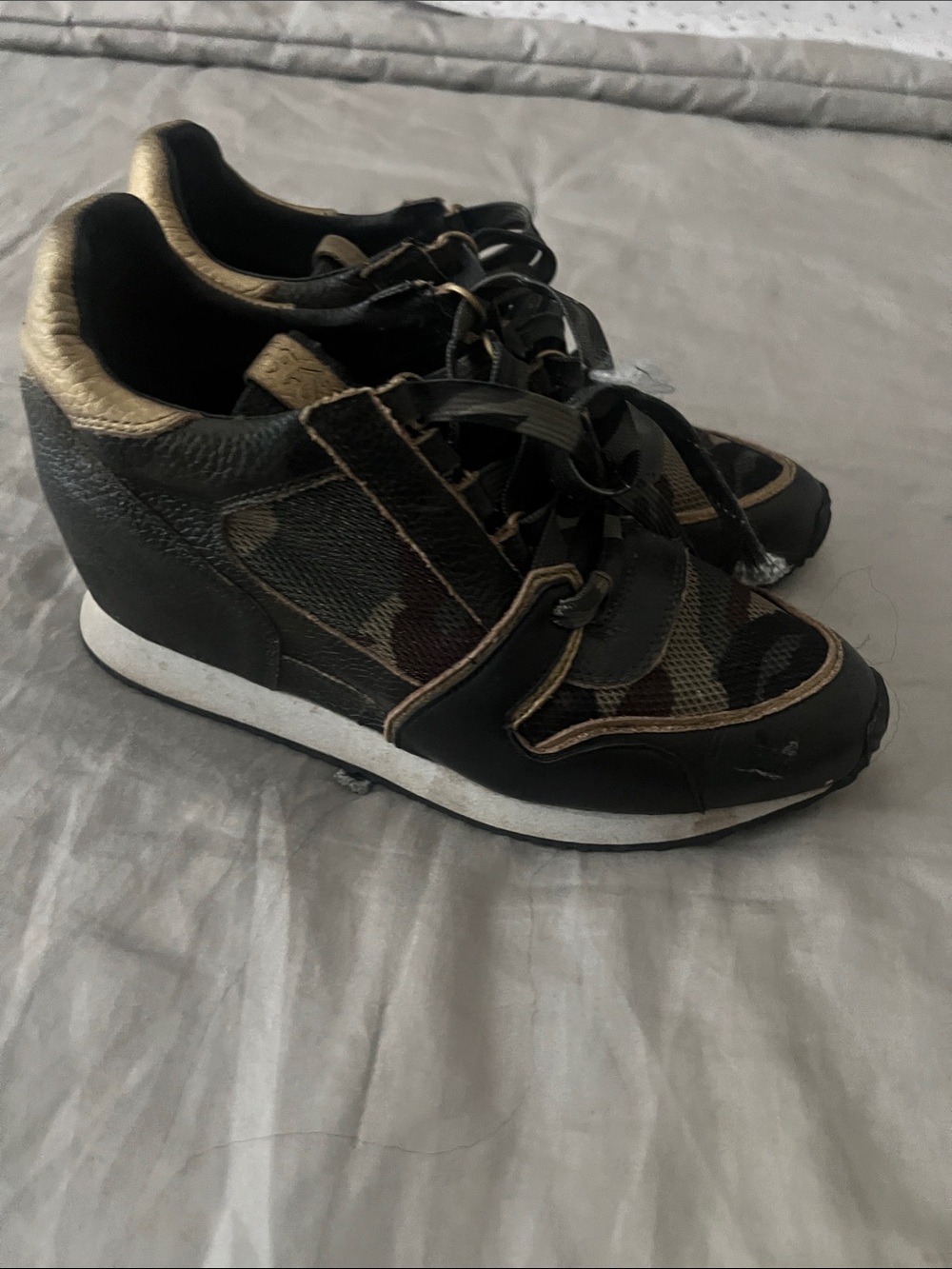 Men's Black and Brown Camouflage Lace-Up Sneakers